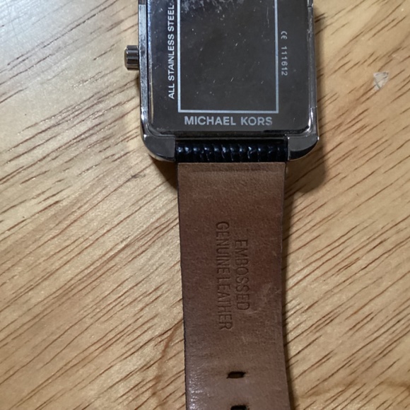 Michael Kors Lake Pave Silver-tone Embossed Leather Band Women’s Watch MK2583 - Picture 7 of 15